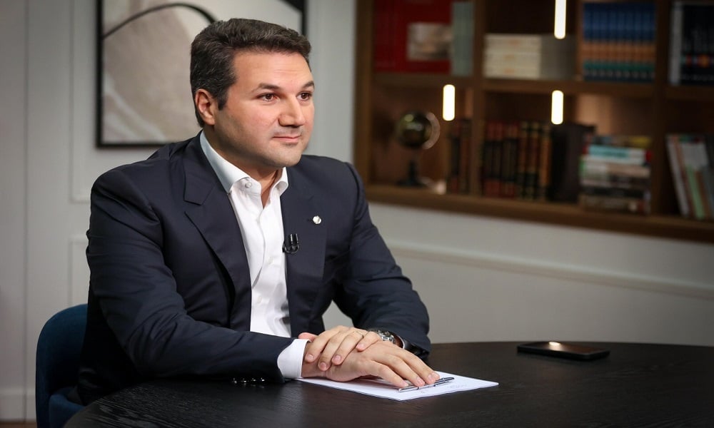 نديم الجميّل: قاسم لا يتخذ اي قرار في لبنان واذا كان الحزب يريد اسقاط الحكومة فليستقل منها